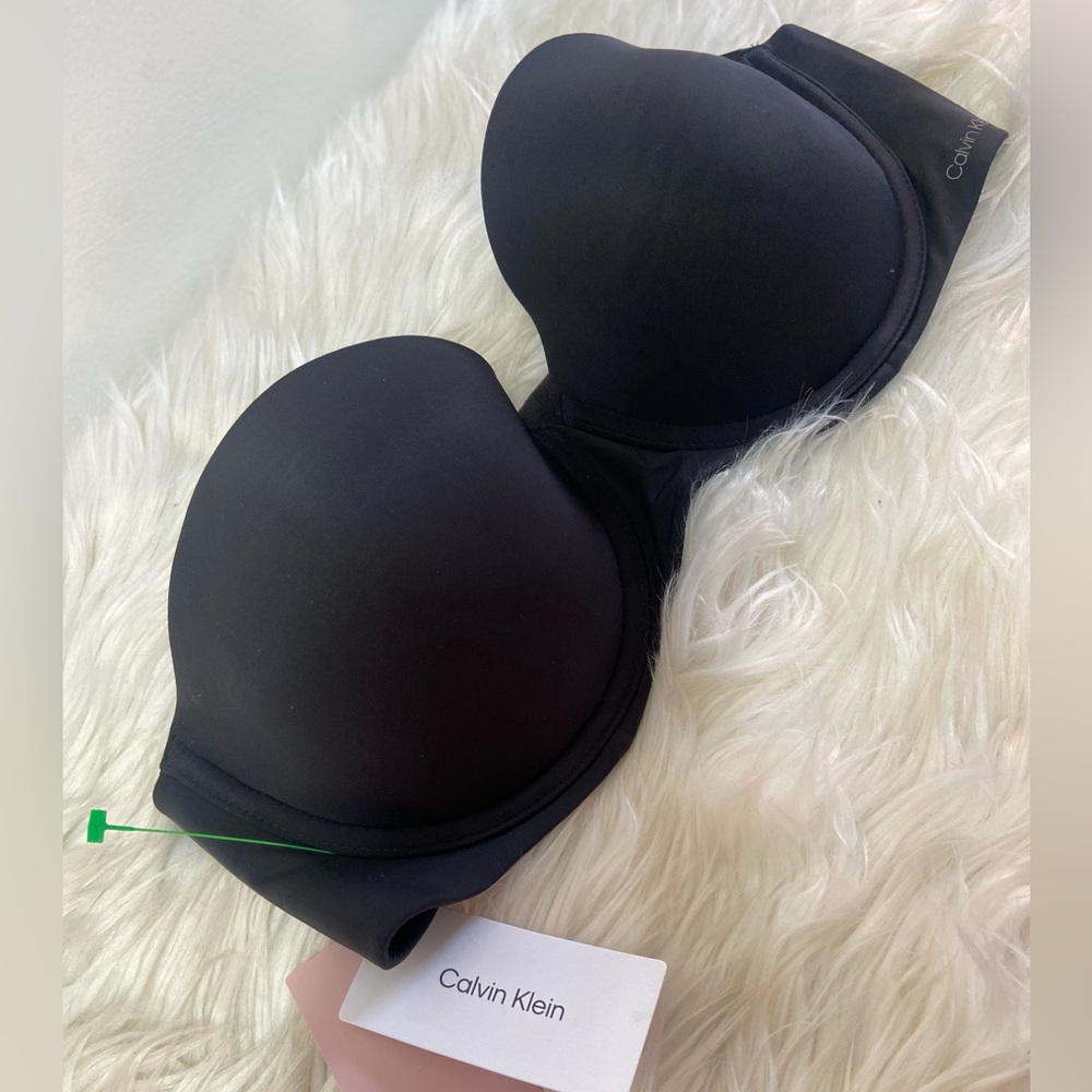 Calvin Klein Black Convertible Strapless Molded Cup Strapless Bra